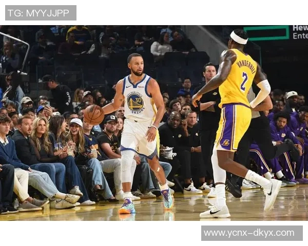 勇士主场大捷再胜湖人！库里独揽26分7板8助攻